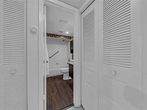 114 Lake Emerald Dr 107, Oakland Park FL 33309