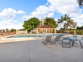 114 Lake Emerald Dr 107, Oakland Park FL 33309