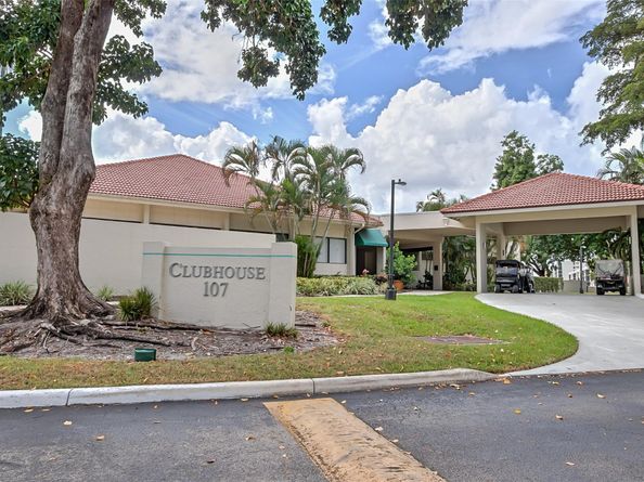 114 Lake Emerald Dr 107, Oakland Park FL 33309