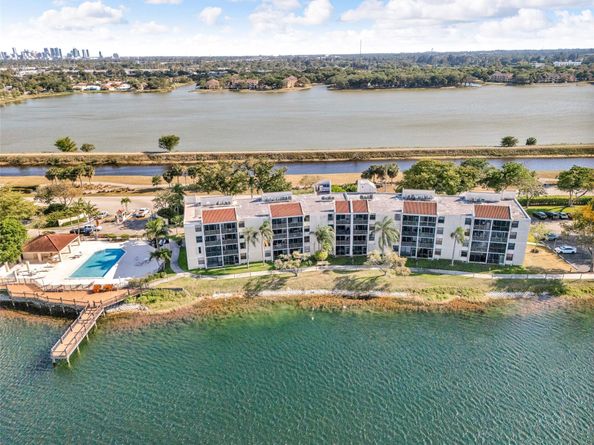 114 Lake Emerald Dr 107, Oakland Park FL 33309