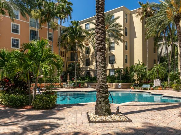 630 S Sapodilla Avenue 316, West Palm Beach FL 33401