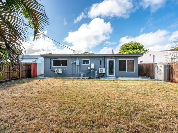 5140 NE 3rd Ave, Oakland Park FL 33334