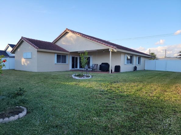 426 SE 3rd Pl, Dania Beach FL 33004