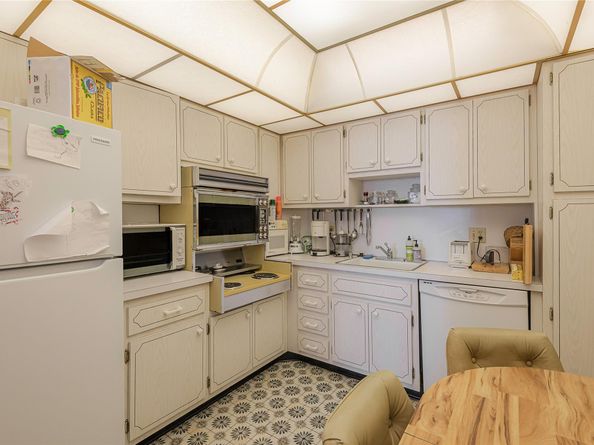1985 S Ocean Dr 8Q, Hallandale Beach FL 33009