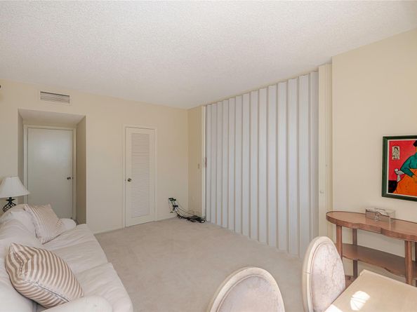 1985 S Ocean Dr 8Q, Hallandale Beach FL 33009