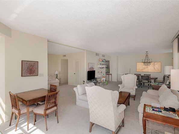 1985 S Ocean Dr 8Q, Hallandale Beach FL 33009