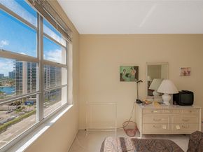 1985 S Ocean Dr 8Q, Hallandale Beach FL 33009