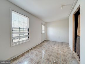 906 Blakney Lane SE, Washington DC 20032