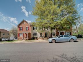 906 Blakney Lane SE, Washington DC 20032