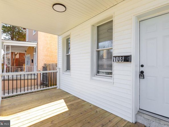 108 N 6TH Avenue, Darby PA 19023