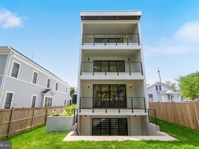 2025 N Emerson Street, Arlington VA 22207