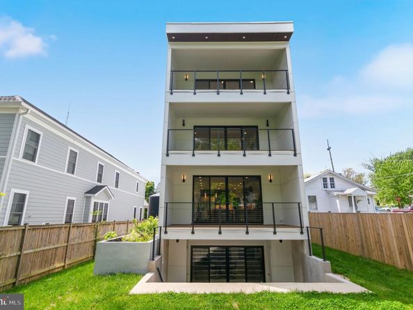 2025 N Emerson Street, Arlington VA 22207