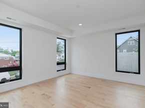 2025 N Emerson Street, Arlington VA 22207