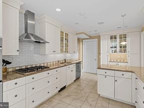 227 S 6TH Street PE, Philadelphia PA 19106