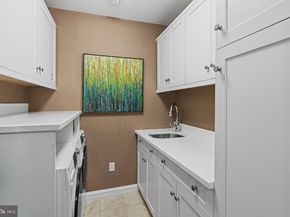 227 S 6TH Street PE, Philadelphia PA 19106