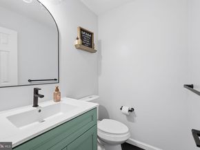 33 Carriage Knoll Court, Langhorne PA 19047