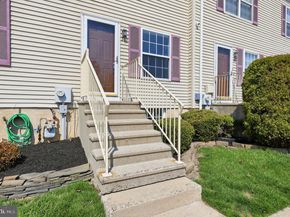 33 Carriage Knoll Court, Langhorne PA 19047