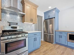 33 Carriage Knoll Court, Langhorne PA 19047