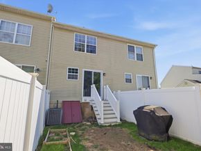 33 Carriage Knoll Court, Langhorne PA 19047