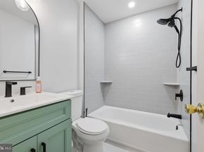 33 Carriage Knoll Court, Langhorne PA 19047