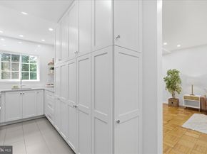 1929 N Quaker Lane, Alexandria VA 22302