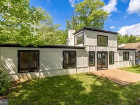 8165 E Beach Drive NW, Washington DC 20012