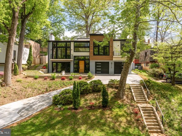 8165 E Beach Drive NW, Washington DC 20012