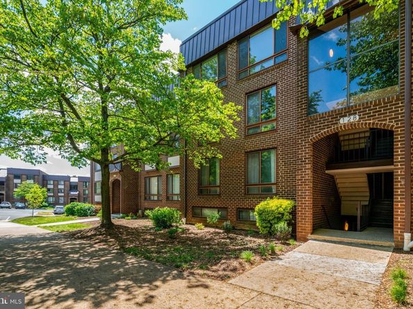 128 Roberts Lane 400, Alexandria VA 22314