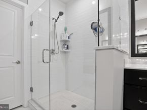 305 Lakeview Court BLDG 300, King Of Prussia PA 19406
