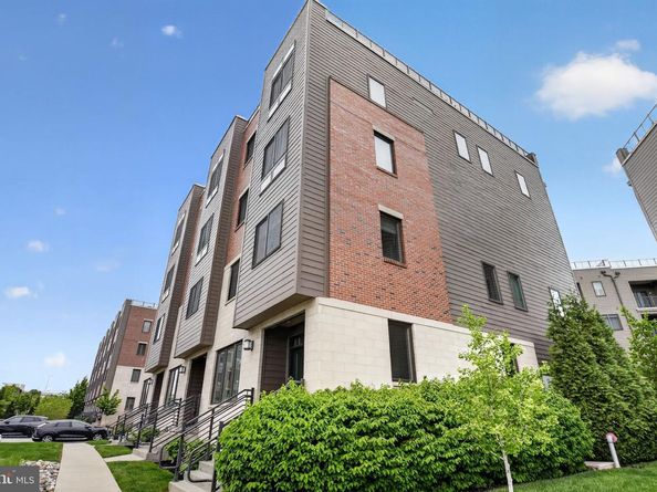 305 Lakeview Court BLDG 300, King Of Prussia PA 19406