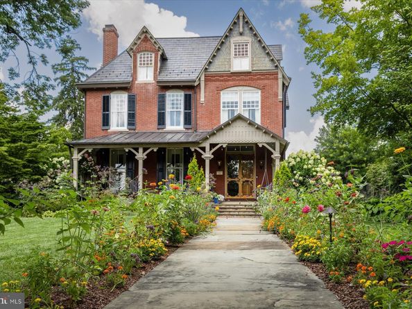 261 Maple Avenue, Doylestown PA 18901