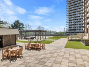 250 S Reynolds Street 1003, Alexandria VA 22304