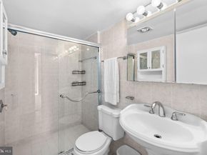250 S Reynolds Street 1003, Alexandria VA 22304