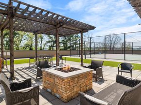 250 S Reynolds Street 1003, Alexandria VA 22304