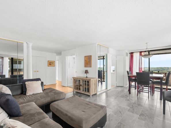 250 S Reynolds Street 1003, Alexandria VA 22304