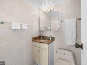 250 S Reynolds Street 1003, Alexandria VA 22304
