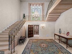 220 Ravenscliff Rd, Wayne PA 19087