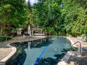 220 Ravenscliff Rd, Wayne PA 19087