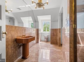 220 Ravenscliff Rd, Wayne PA 19087