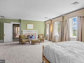 220 Ravenscliff Rd, Wayne PA 19087