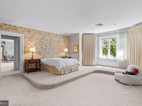 220 Ravenscliff Rd, Wayne PA 19087