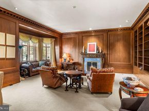 220 Ravenscliff Rd, Wayne PA 19087