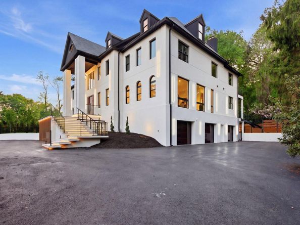 1124 Savile Lane, Mclean VA 22101