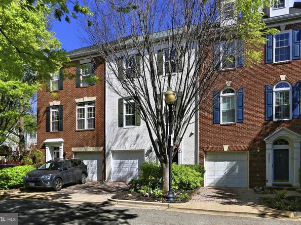 5011 Waple Lane, Alexandria VA 22304