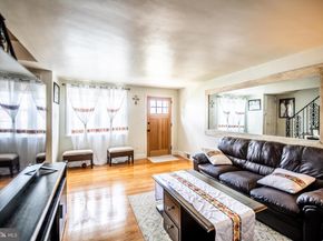 807 Oakwood Drive, Glenolden PA 19036