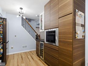 806 S 8TH, Philadelphia PA 19147