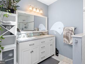 806 S 8TH, Philadelphia PA 19147
