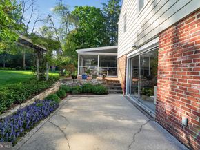 307 Colonial Drive, Wallingford PA 19086
