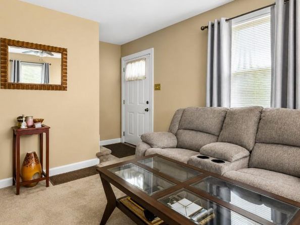 2134 S Pollard Street, Arlington VA 22204