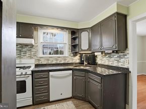 905 Addingham Avenue, Drexel Hill PA 19026